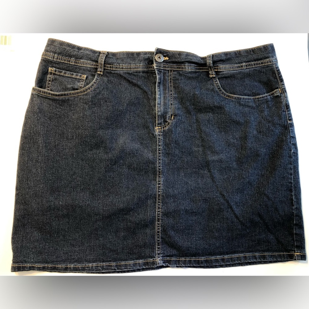 Size 18 Denim Skort/Skirt w shorts Dark Blue Wash St. Johns Bay